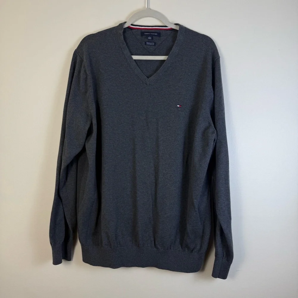 Tommy Hilfiger Men's V-Neck Sweater in‎ Charcoal Gray XL Knitwear Warm Cotton